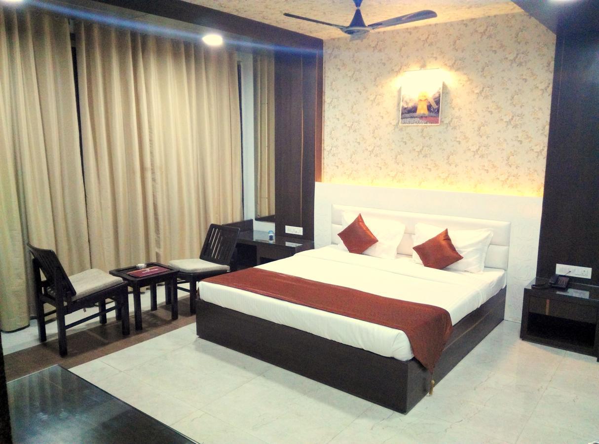 Hotel Tilak Bhopal Eksteriør bilde